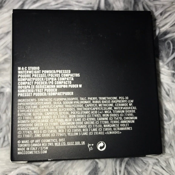 MAC studio waterweight powder - dark deep - Picture 10 of 10